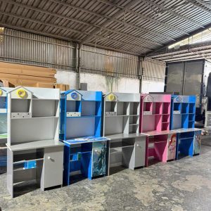 Bàn học sinh nhựa kèm kệ